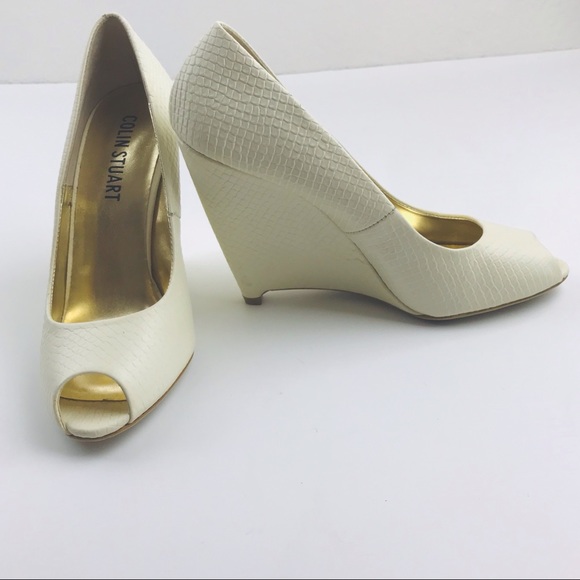 🌟Colin Stuart Peep Toe Wedge in Cream 🌟 - Picture 4 of 12